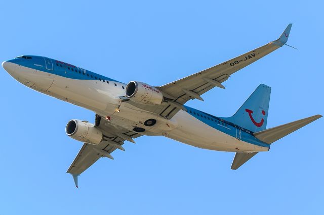 Boeing 737-800 (OO-JAV)