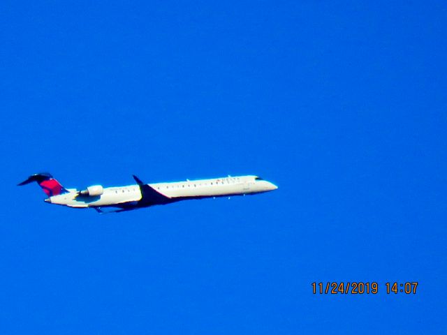 Canadair Regional Jet CRJ-900 (N600LR)