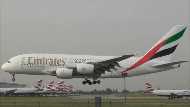 Airbus A380-800 (A6-EDX) - final approach RW09L EK7 from Dubai