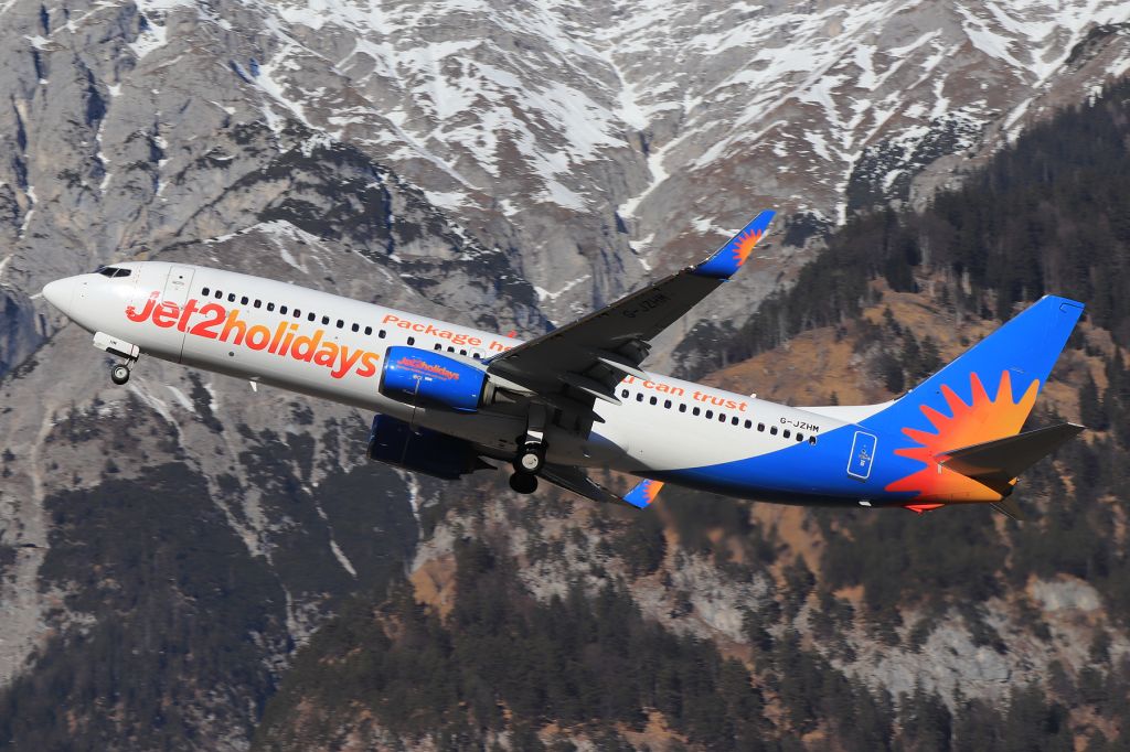 Boeing 737-800 (G-JZHM)