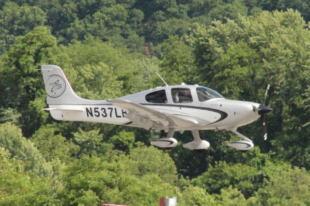 Cirrus SR-22 (N537LB) - Arriving CPPP June 2017