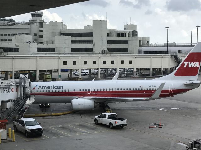 Boeing 737-800 (N915NN) - AMERICAN WITH TWA TAIL