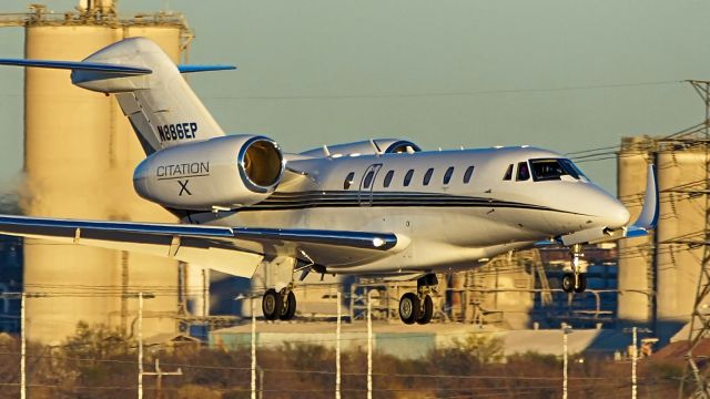 Cessna Citation X (N886EP) - 22 approach.