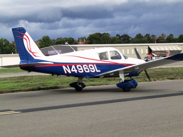 Piper Cherokee (N4969L) - Taxiing to RWY 24