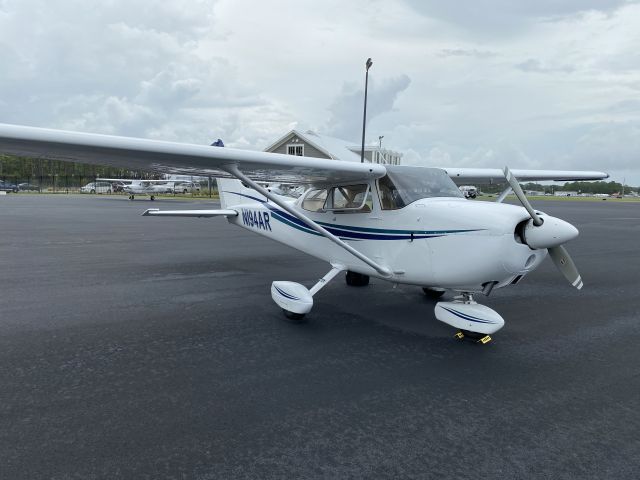 Cessna Skyhawk (N194AR)