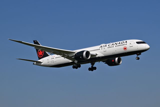 Boeing 787-9 Dreamliner (C-FVLQ)