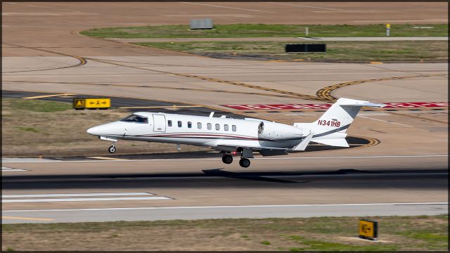 Learjet 45 (N341HB) - Lear Jet 45 arriving into Dallas Love Field.