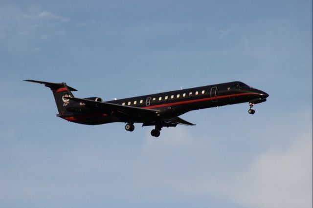 Embraer ERJ-145 (N3DE) - N3DE landing runway 22 from Statesville, NC for NASCAR doubleheader weekend at Pocono Raceway