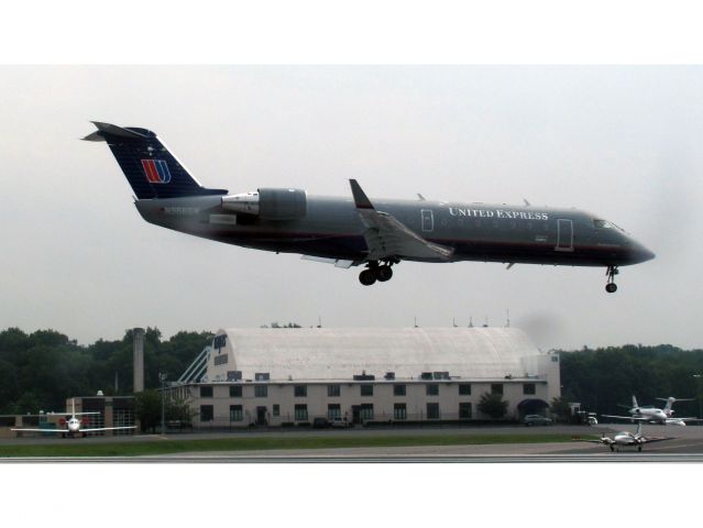 Canadair Regional Jet CRJ-200 (N956SW) - Landing RW16.