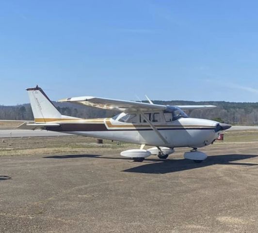 Cessna Skyhawk (N2634U) - Photo Taken By: Macon Harris