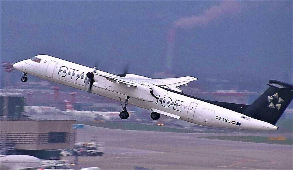 de Havilland Dash 8-400 (OE-LGQ)