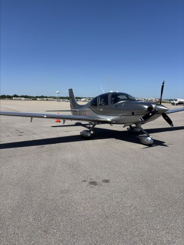 Cirrus SR-22 (N918GV)