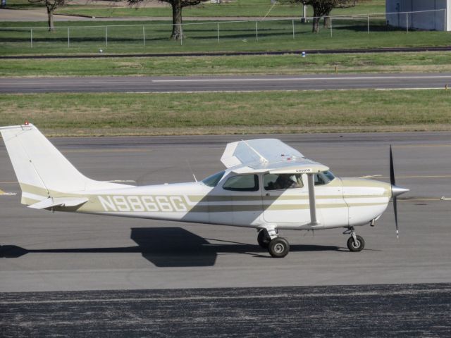 Cessna Skyhawk (N9866G)