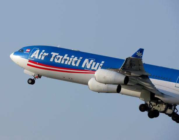 Airbus A340-300 (F-OSUN) - Air Tahiti Nui A340-313 rockets out of KLAX.