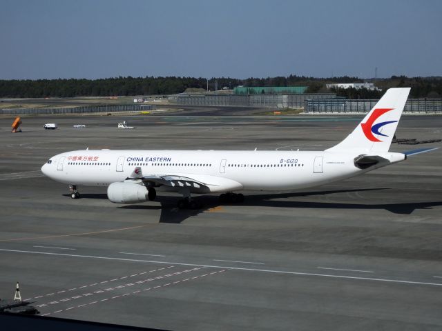 Airbus A330-300 (B-6120)