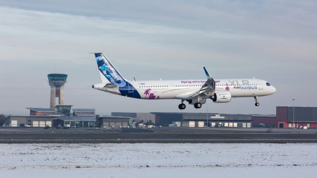 Airbus A321 (F-WWBZ)