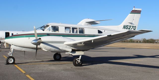 Beechcraft Queen Air (65) (N527Q) - A 1968 model Beechcraft A65 Queen Air on the ramp at H. L. Sonny Callahan Airport, Fairhope, AL - March 2, 2022.