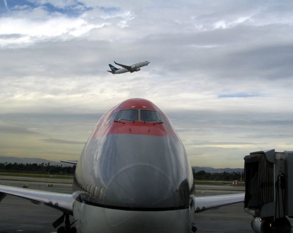 Boeing 747-400 —