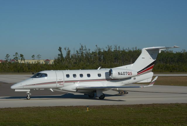 Embraer Phenom 300 (N407QS)