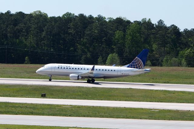 Embraer 170/175 (N721YX)