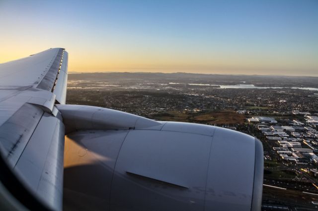 Boeing 777-200 (N229UA) - Flying into Auckland, New Zealand