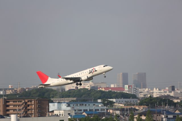 Embraer 170/175 (JA216J)