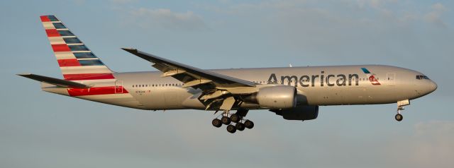 Boeing 777-200 (N782AN) - 03/26/2016 American N782AN B777-200 KDFW