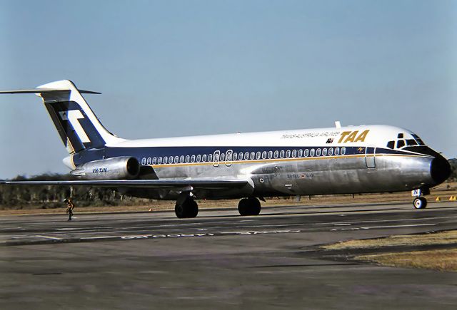 McDonnell Douglas DC-9-30 (VH-TJN) - TRANS AUSTRALIA AIRLINES - McDONNELL DOUGLAS DC-9-31 - REG : VH-TJN (CN 47203/401) - ADELAIDE INTERNATIONAL AIRPORT SA. AUSTRALIA - YPAD (6/4/1975)