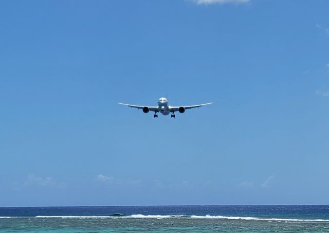 ZK-NZE — - ZK-NZE on approach to Rarotonga Int'l Runway 08