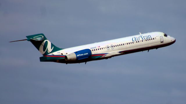 Boeing 717-200 (N945AT) - AirTran flight 185 departs Runway 6 on its inaugural flight from Bradley (KBDL) to Atlanta (KATL).