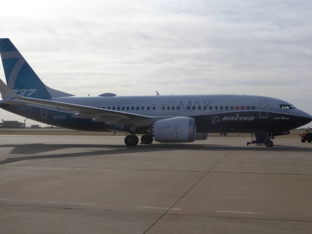 Boeing 737-700 (N7201S)