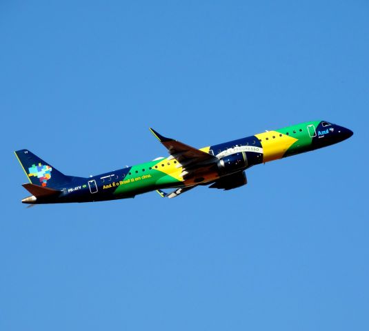 EMBRAER 195 (PR-AYV)