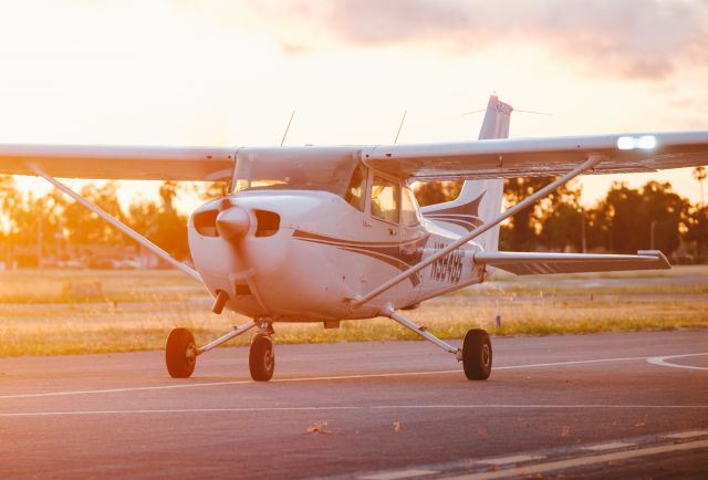 Cessna Skyhawk (N98485)