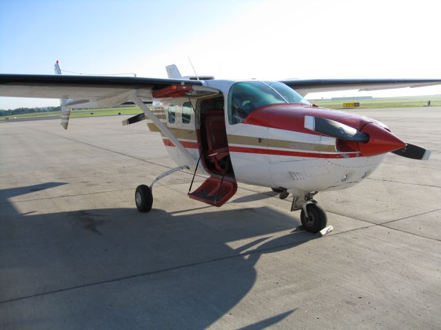 Cessna Super Skymaster (N333SS) - Owned by the North Dakota Aeronautics Commission, this Skymaster performs various tasks.  From airport inspections, aerial photography, and passenger transport, this aircraft is ready for anything, except icing conditions!