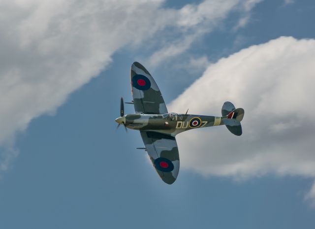 SUPERMARINE Spitfire —