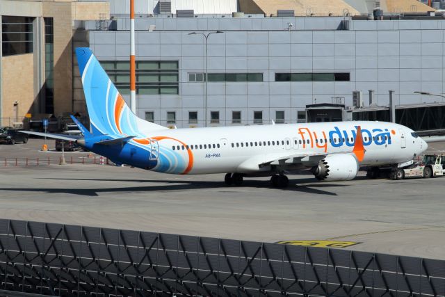 Boeing 737-900 (A6-FNA) - 26/02/2025:br /Flight to Dubai ready to push-back off the gate.