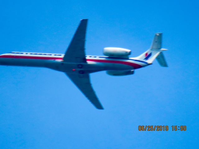 Embraer ERJ-135 (N842AE)