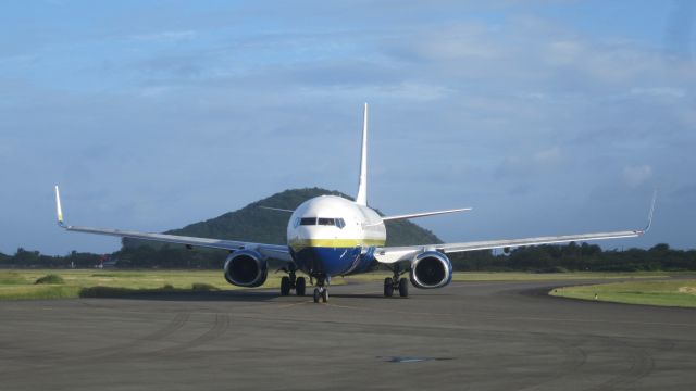 Boeing 737-800 (N732MA)