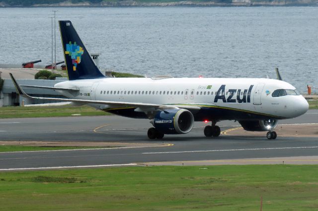 Airbus A320 (PR-YRN)