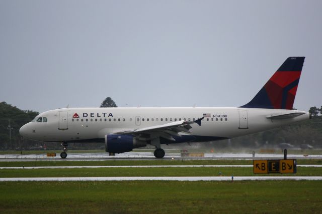 Airbus A319 (N345NB) - Delta Flight 1903 (N345NB) arrives at Sarasota-Bradenton International Airport following a flight from LaGUardia Airport