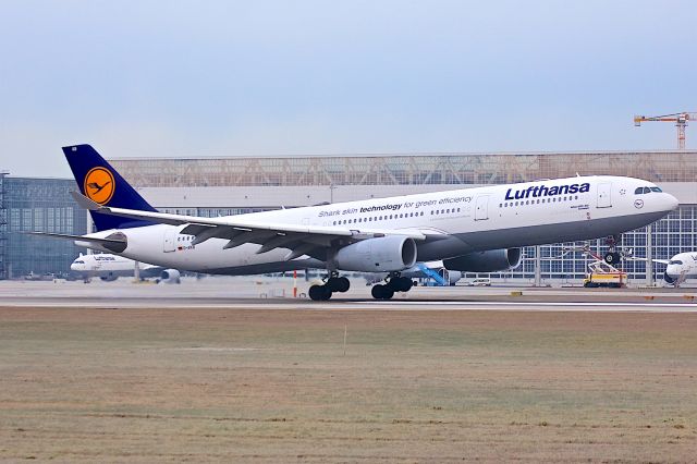 Airbus A330-300 (D-AIKB)