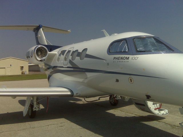 Embraer Phenom 100 (N300LJ)