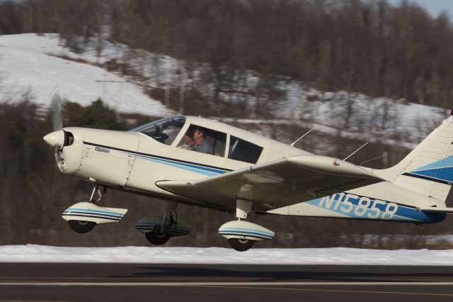 Piper Cherokee Arrow (N15858)