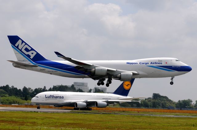 Boeing 747-400 (JA02KZ)