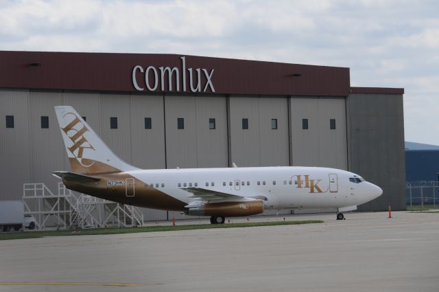 Boeing 737-200 (N73HK) - Interesting aircraft parked at IND Comlux facility. Registered owner is Wilmington Trust. 1979 build, SN 21957, JT8D-17A engines.