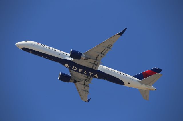 Boeing 757-200 (N6706Q)