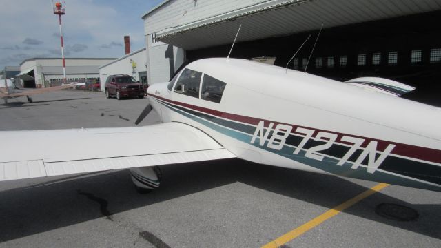 Piper Cherokee (N8727N)