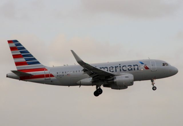 Airbus A319 (N12028)