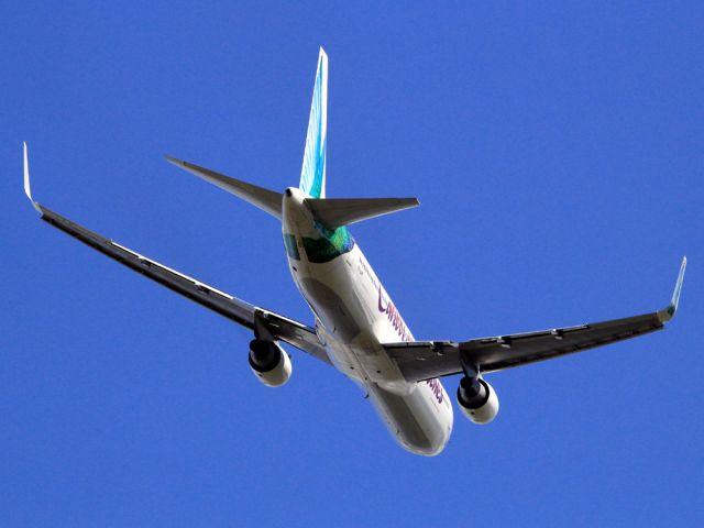 BOEING 767-300 (9Y-LGW)