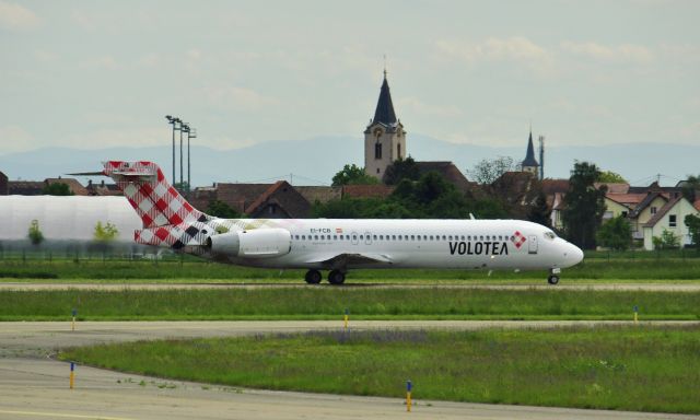 Boeing 717-200 (EI-FCB) - Volotea Airlines Boeing 717-2CM EI-FCB landed in Strasbourg